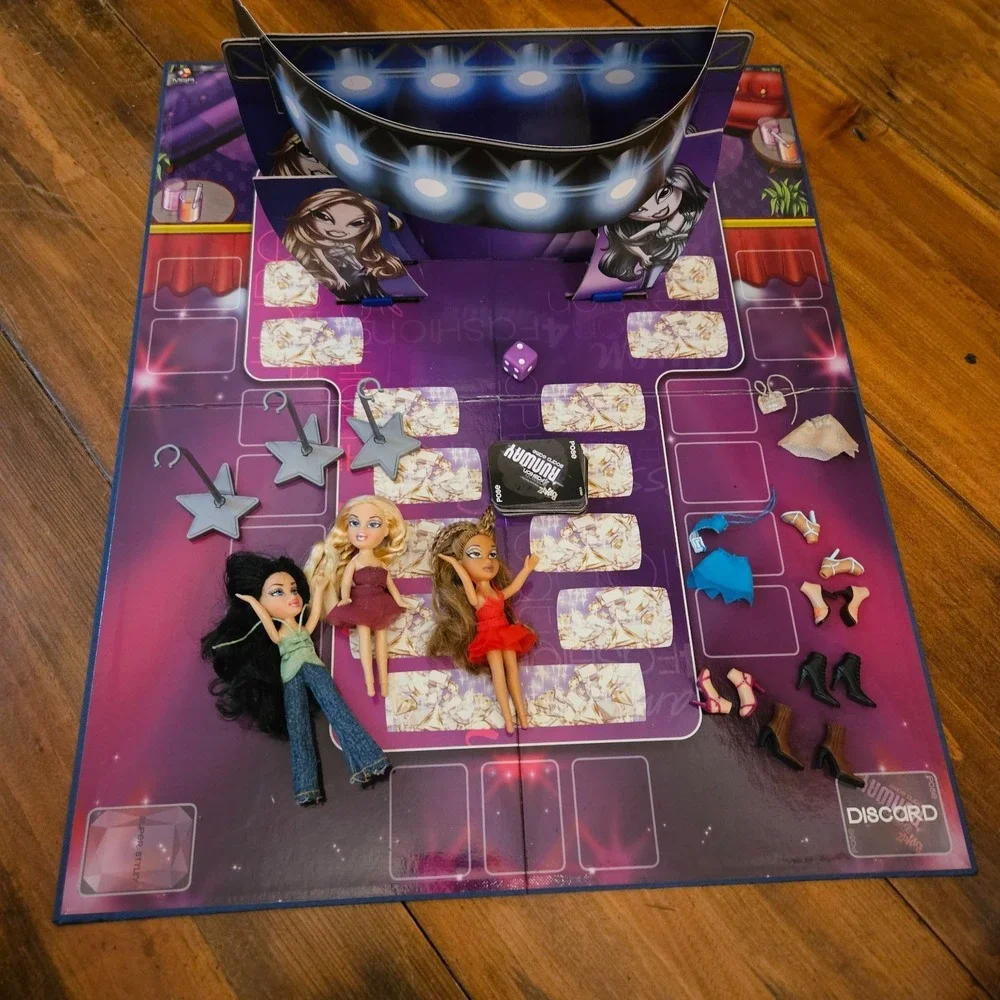 Bratz Passion 4 Fashion Runway Board Game Complete 2005 MGA 3 Dolls CD Poster